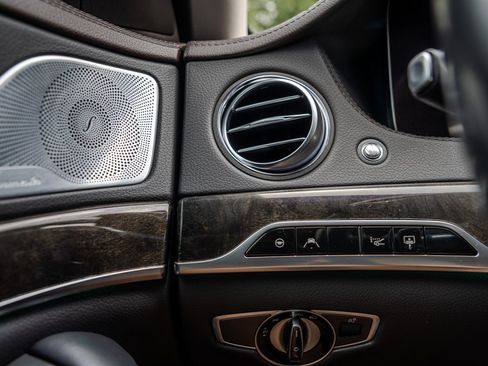 Used 2019 Mercedes-Benz S 560 Sedan w/ AMG Line Exterior image 18