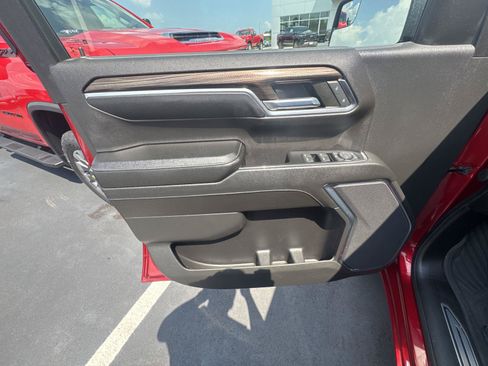 Used 2023 Chevrolet Silverado 1500 RST w/ Z71 Off-Road Package AWD/4WD image 8