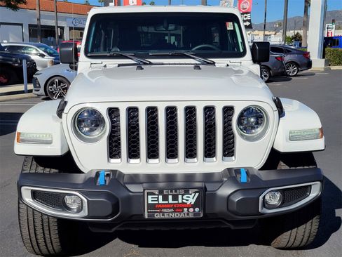 Used 2023 Jeep Wrangler Sahara image 31