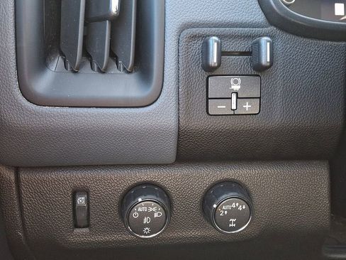 Used 2020 Chevrolet Colorado Z71 AWD/4WD image 24