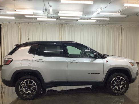 New 2026 Jeep Compass Trailhawk AWD/4WD image 4