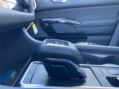 New 2026 Nissan Pathfinder Platinum image 17