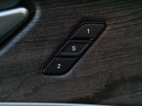 Used 2023 Jeep Grand Cherokee Limited w/ Luxury Tech Group II image 19