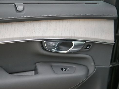 New 2025 Volvo XC90 B6 Ultra w/ Protection Package image 20