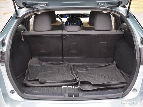 Used 2017 Toyota Prius Two w/ Prius Two Safety Plus Package FWD image 33