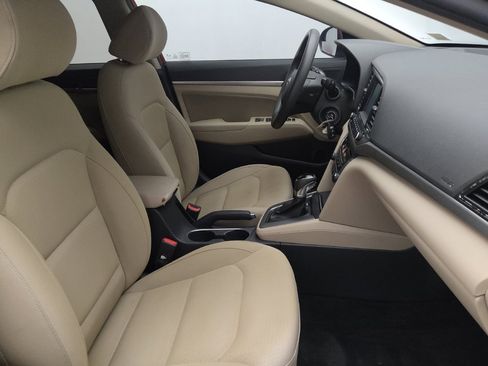 Used 2017 Hyundai Elantra SE image 21