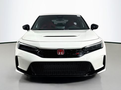 Used 2024 Honda Civic Type R image 2