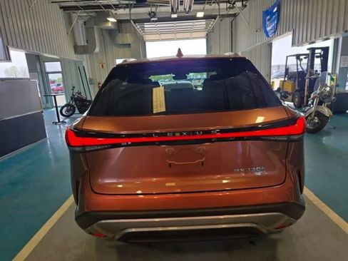 Used 2024 Lexus RX 350 w/ Convenience Package AWD/4WD image 2