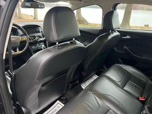 Used 2016 Ford Focus Titanium w/ Titanium Technology Package FWD image 10