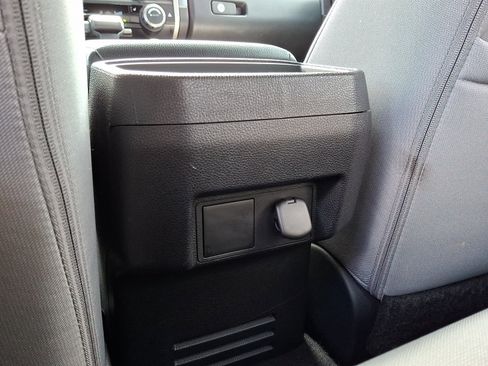 Certified 2025 Toyota Tacoma SR5 AWD/4WD image 12