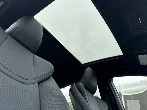 New 2026 Lexus ES 350e FWD image 14