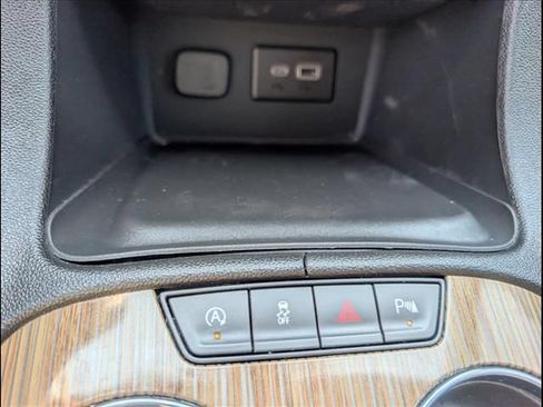 Used 2023 GMC Acadia SLE w/ Driver Convenience Package FWD image 14