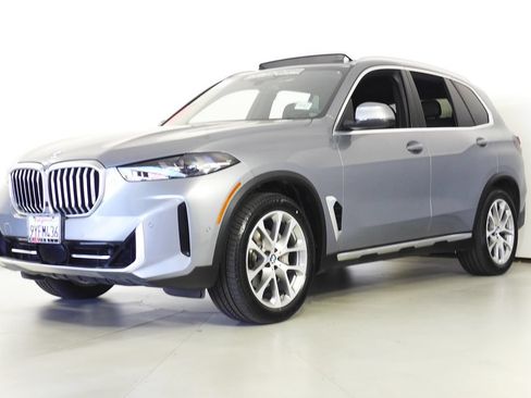 Used 2024 BMW X5 xDrive40i w/ Parking Assistance Package AWD/4WD image 2