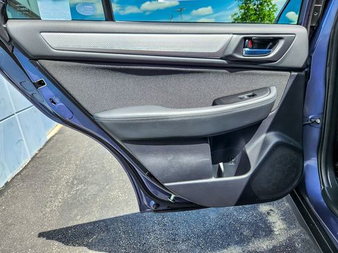 Used 2018 Subaru Outback 2.5i Premium AWD/4WD image 16