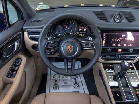 New 2026 Porsche Macan AWD/4WD image 39