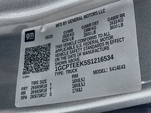 Used 2025 Chevrolet Colorado Trail Boss AWD/4WD image 12