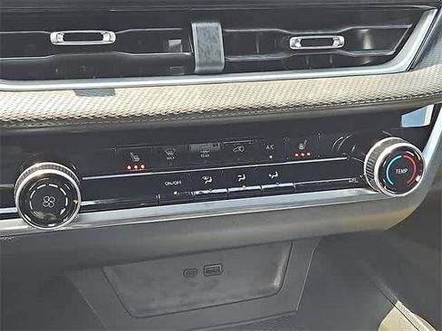 New 2025 Chevrolet Equinox LT image 10