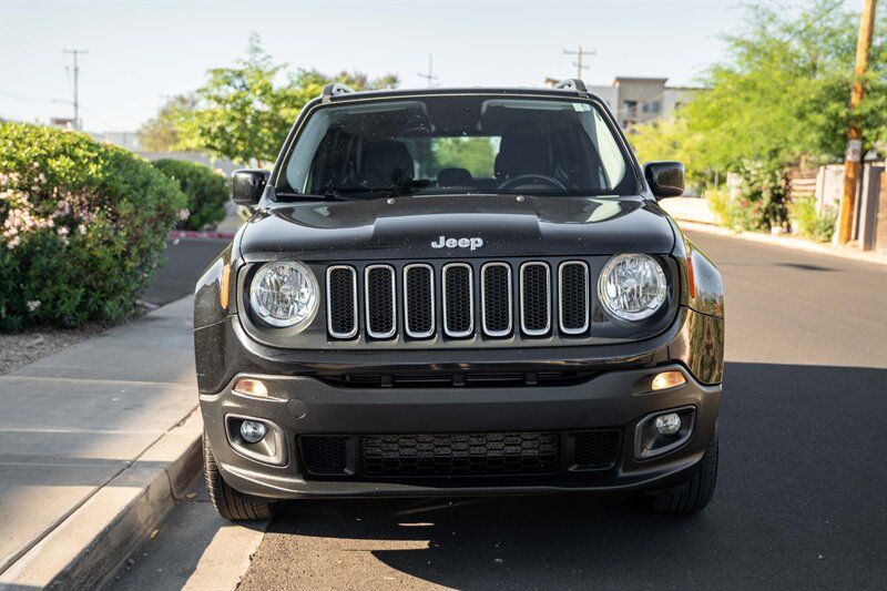 Used 2017 Jeep Renegade Latitude w/ Popular Equipment Group AWD/4WD image 8