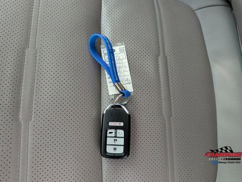 Used 2017 Honda CR-V Touring image 12