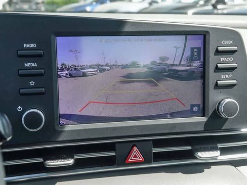 Used 2022 Hyundai Elantra SE w/ Cargo Package FWD image 22