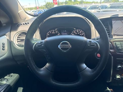 Used 2019 Nissan Pathfinder Platinum AWD/4WD image 23