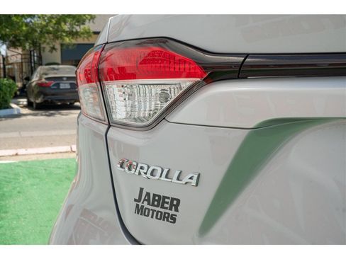 Used 2022 Toyota Corolla LE w/ Carpet Mat Package (TMS) FWD image 35
