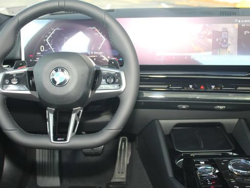 Used 2026 BMW 530i xDrive w/ Executive Package AWD/4WD image 18