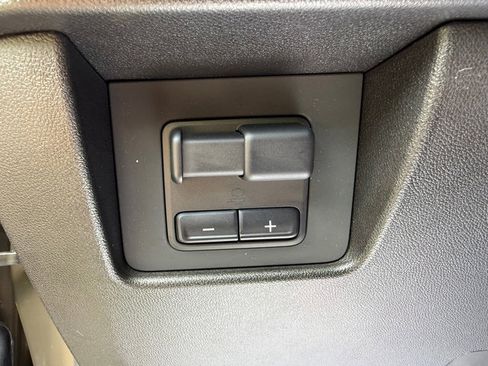 Used 2025 GMC Canyon AT4 AWD/4WD image 15