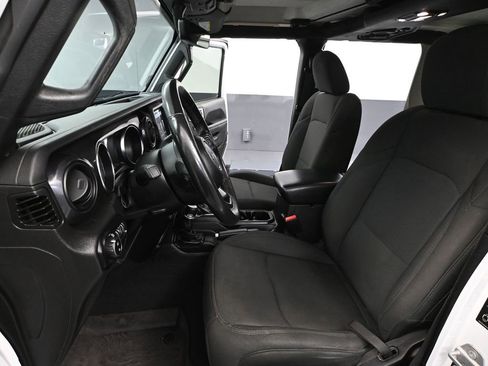 Used 2022 Jeep Gladiator Sport image 25