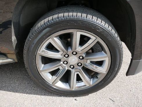 Used 2015 Chevrolet Tahoe LTZ AWD/4WD image 7
