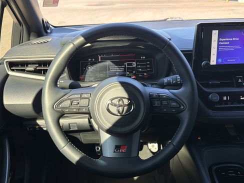 Used 2025 Toyota Corolla Premium image 11