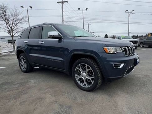Used 2020 Jeep Grand Cherokee Limited w/ Luxury Group II image 2