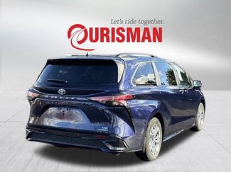Used 2022 Toyota Sienna XSE video 2