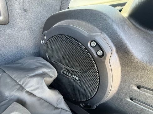 Used 2024 Jeep Wrangler Unlimited Sahara w/ Technology Group image 24