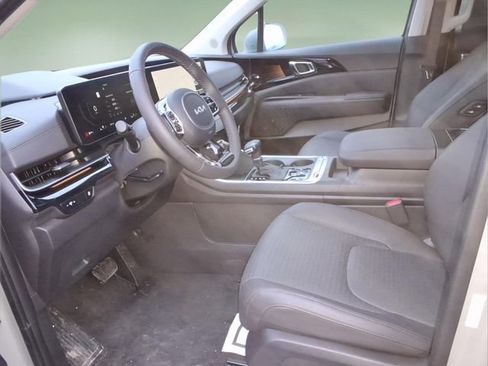 Used 2025 Kia Carnival SX Prestige image 11