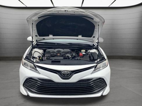 Used 2018 Toyota Camry LE w/ Moonroof Package image 9