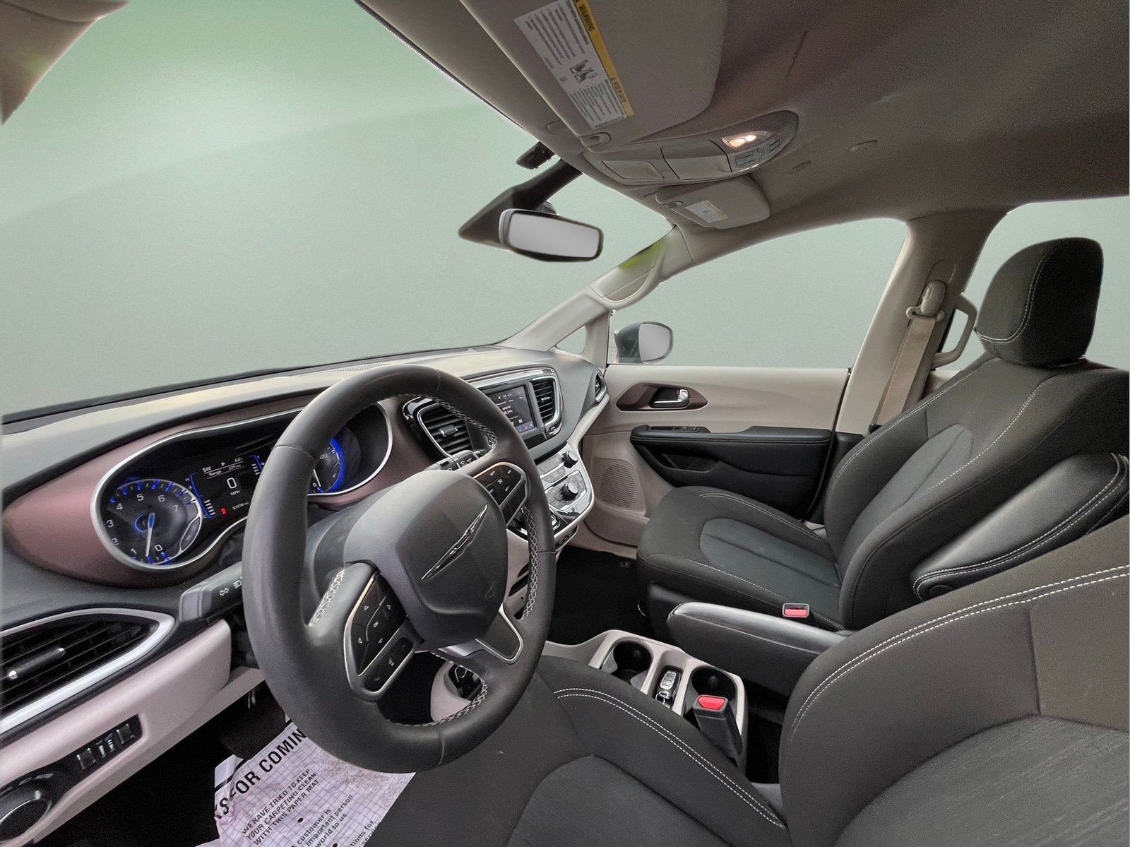 Used 2023 Chrysler Voyager LX FWD image 12