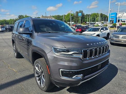 Used 2022 Jeep Wagoneer Series III w/ Premium Group I AWD/4WD image 1