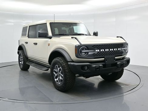 New 2025 Ford Bronco Badlands image 55