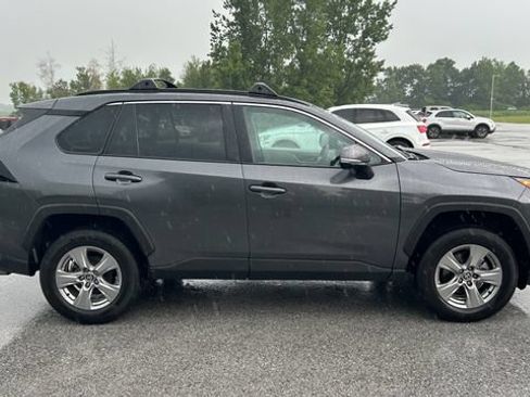 Used 2025 Toyota RAV4 XLE AWD/4WD image 2