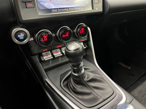 Used 2023 Toyota GR86 RWD image 16