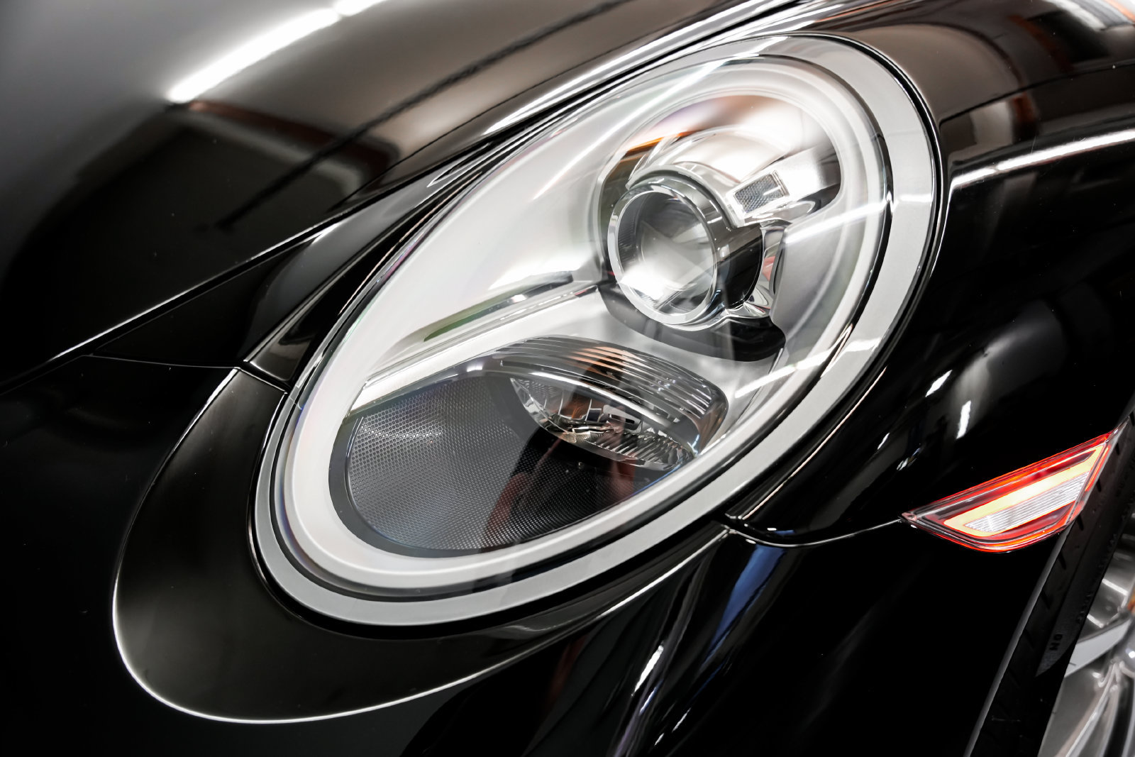 Used 2018 Porsche 911 Targa 4S AWD/4WD image 32