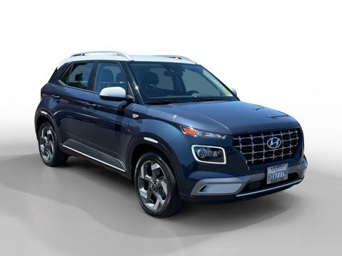 Certified 2021 Hyundai Venue FWD image 7