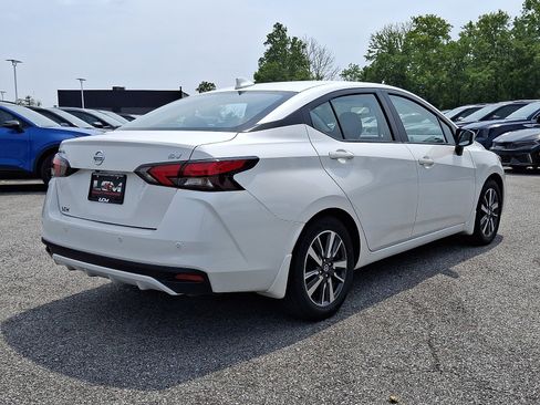 Used 2022 Nissan Versa SV w/ Trunk Package FWD image 5