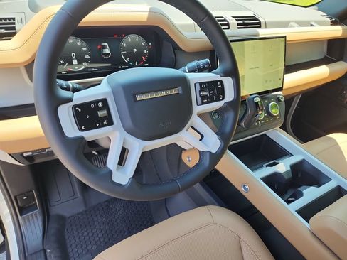New 2026 Land Rover Defender 110 X-Dynamic SE AWD/4WD image 14