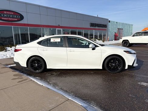 Certified 2025 Toyota Camry SE image 2