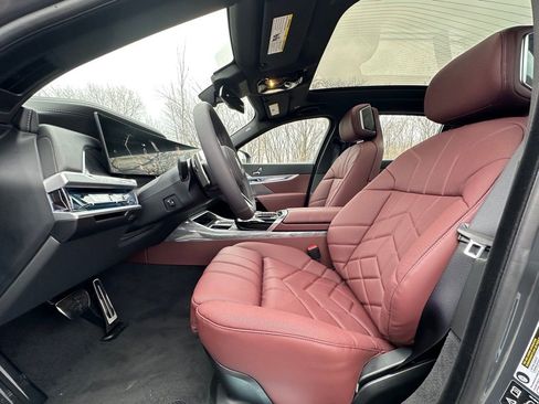Used 2025 BMW 760i xDrive image 17