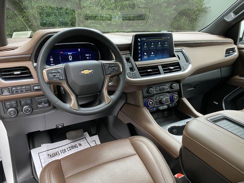 Used 2024 Chevrolet Tahoe High Country AWD/4WD image 37