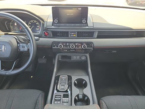 Certified 2025 Honda Pilot Sport image 11