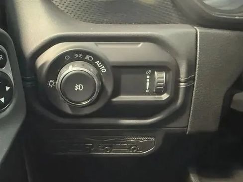 Used 2024 Jeep Wrangler Unlimited Rubicon AWD/4WD image 35